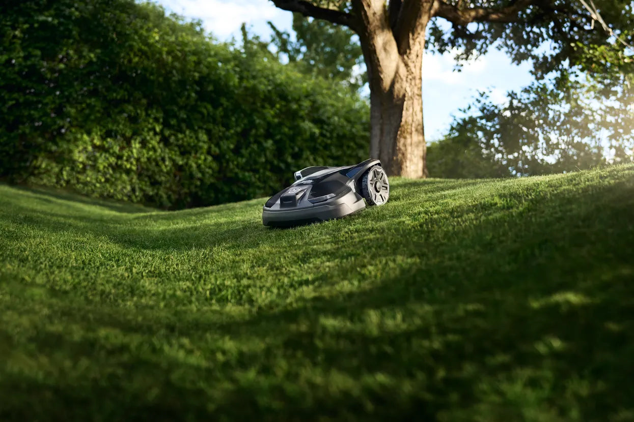 Husqvarna 320 NERA robotfűnyíró EPOS PLUG IN KÉSZLETTEL