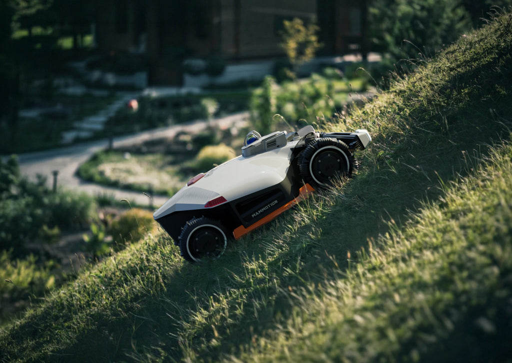 LUBA 3 AWD 5000 robotfűnyíró Ajándék Garázs + Karbantartó Állvány Május 28