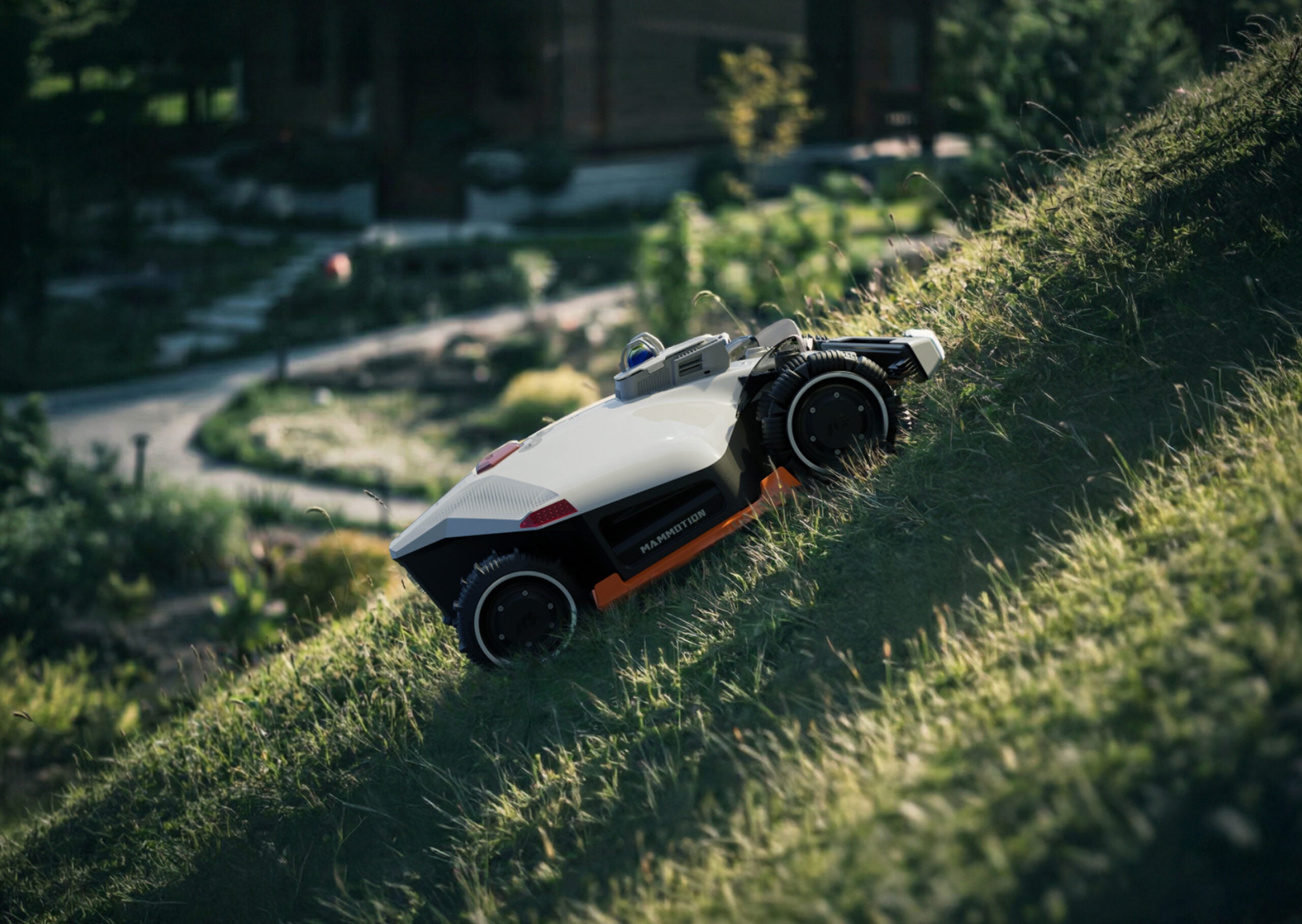 LUBA 3 AWD 5000 robotfűnyíró Ajándék Garázs + Karbantartó Állvány Május 28