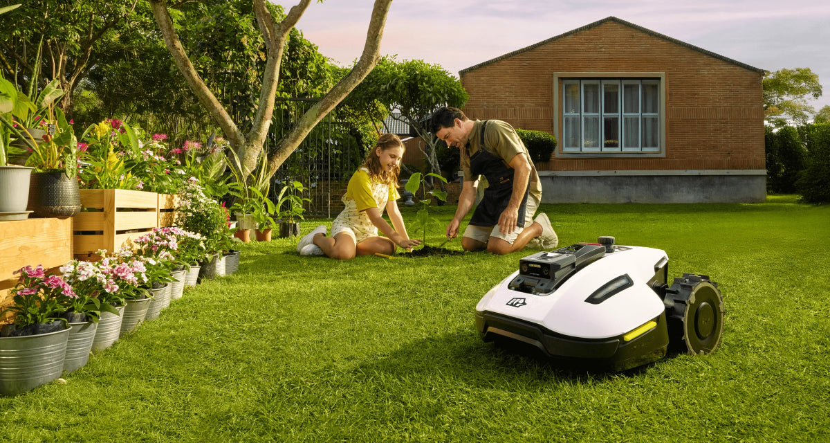 Yuka Mini 600 Robotfűnyíró RTK + 3D Vision Ajándék Garázzsal - Robotfűnyíró SHOP
